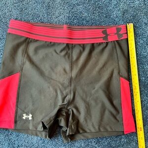 Under Armour heat gear womens M compression shorts